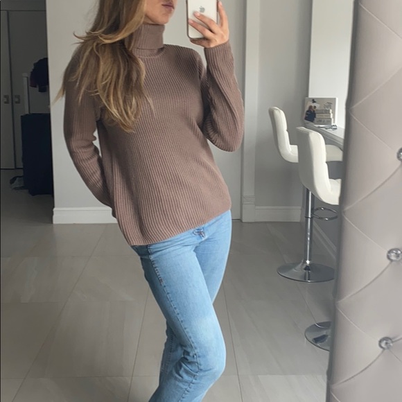 Turtleneck - Picture 6 of 8